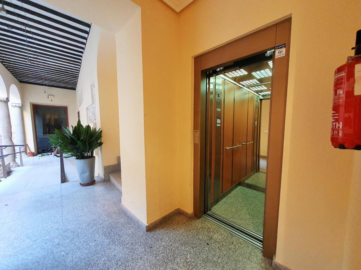 Apartamento Taller Del Moro Apartment โตเลโด ภายนอก รูปภาพ
